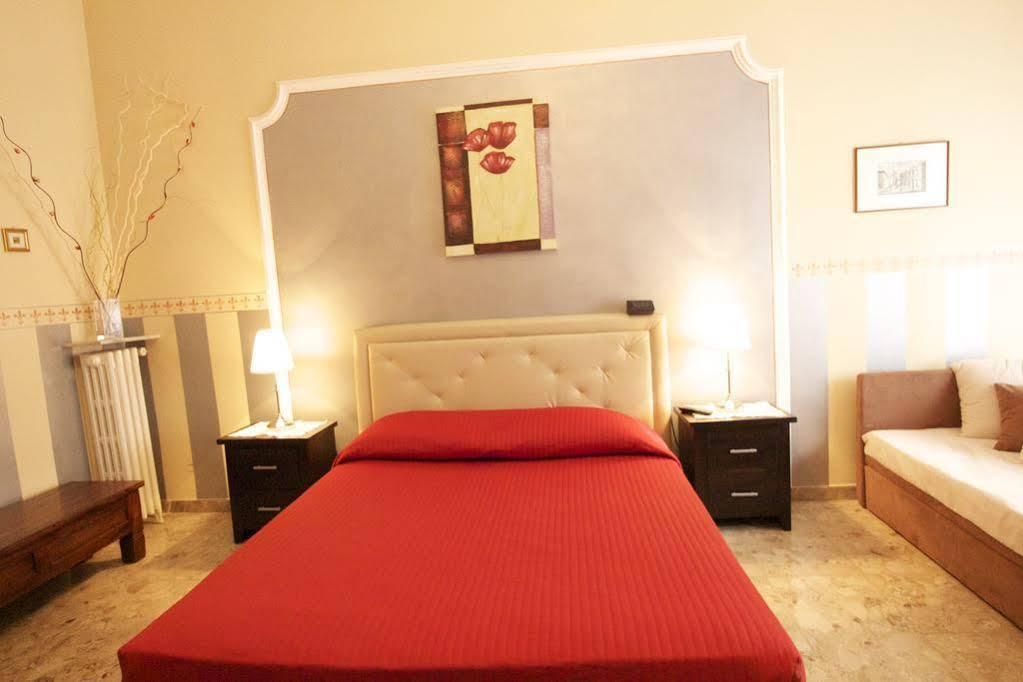 Al Teatro Hotel Verona Exterior photo